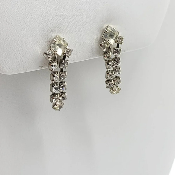 Silver Tone 1940s Clear Acrylic Rhinestone Chandelier Screwback Earrings Vintage - Picture 2 of 4